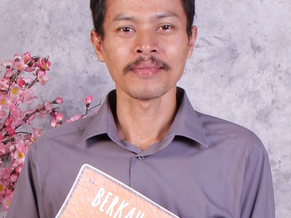 Purwoto, S.T
